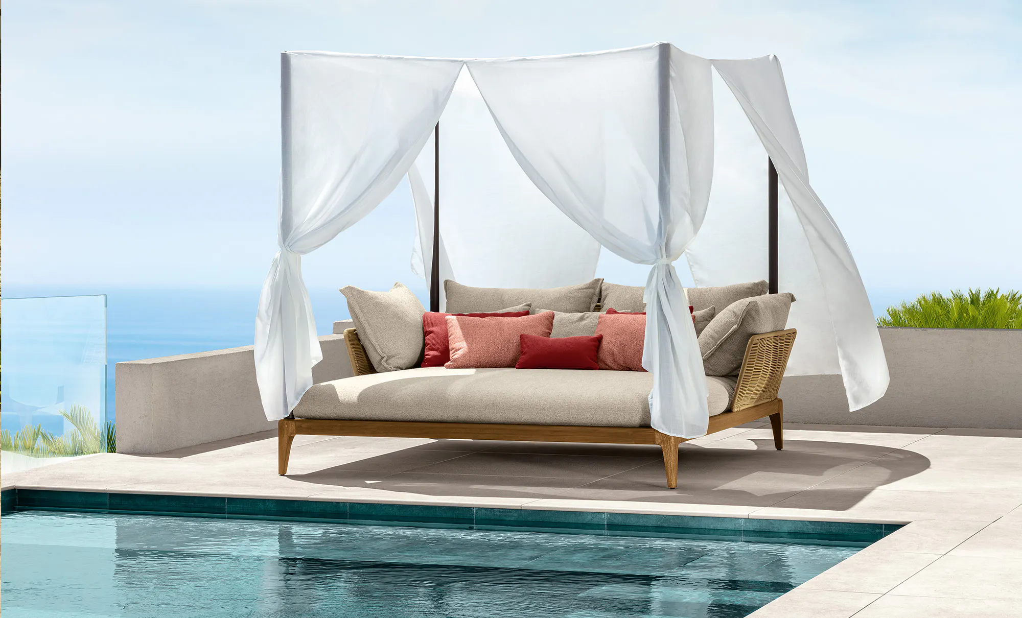 Outdoor Daybeds